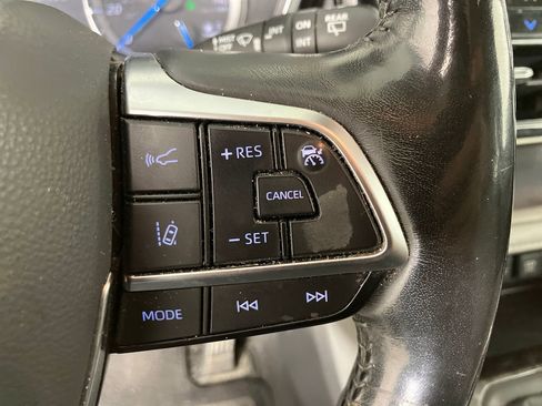 Used 2020 Toyota Highlander Limited image 17