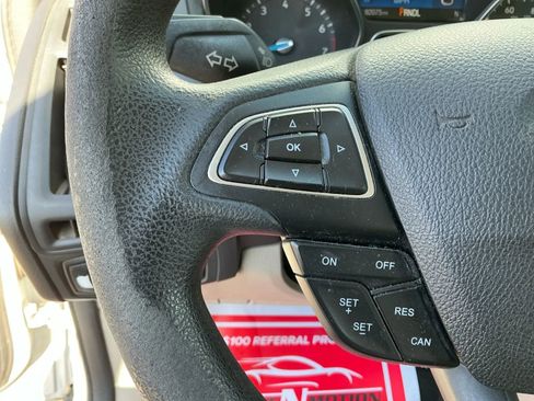 Used 2018 Ford Focus SE image 25