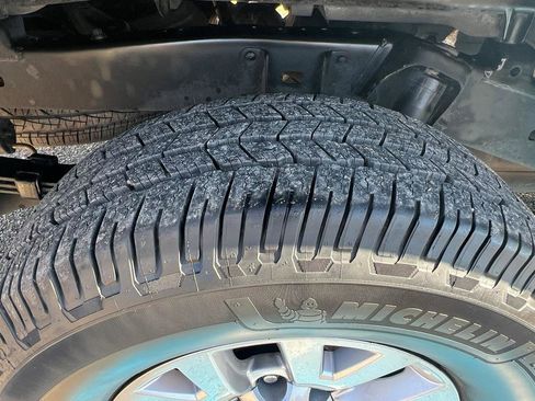 Used 2017 Toyota Tacoma SR5 image 8