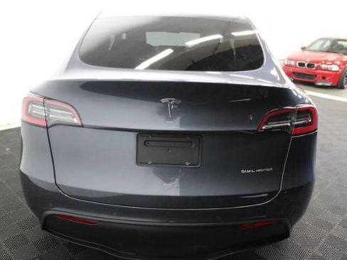 Used 2021 Tesla Model Y Long Range AWD/4WD image 8