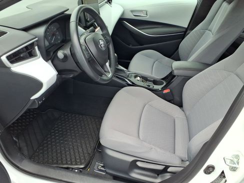 Used 2025 Toyota Corolla SE FWD image 11