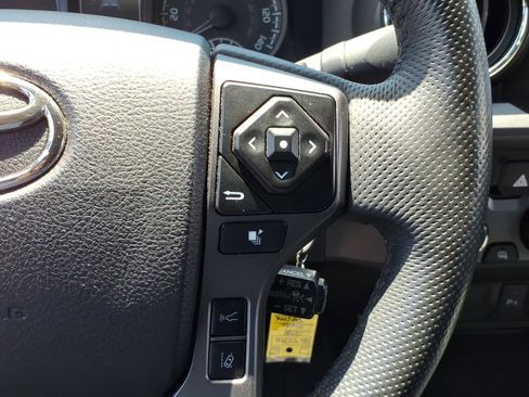 Used 2021 Toyota Tacoma TRD Off-Road w/ Technology Package AWD/4WD image 13