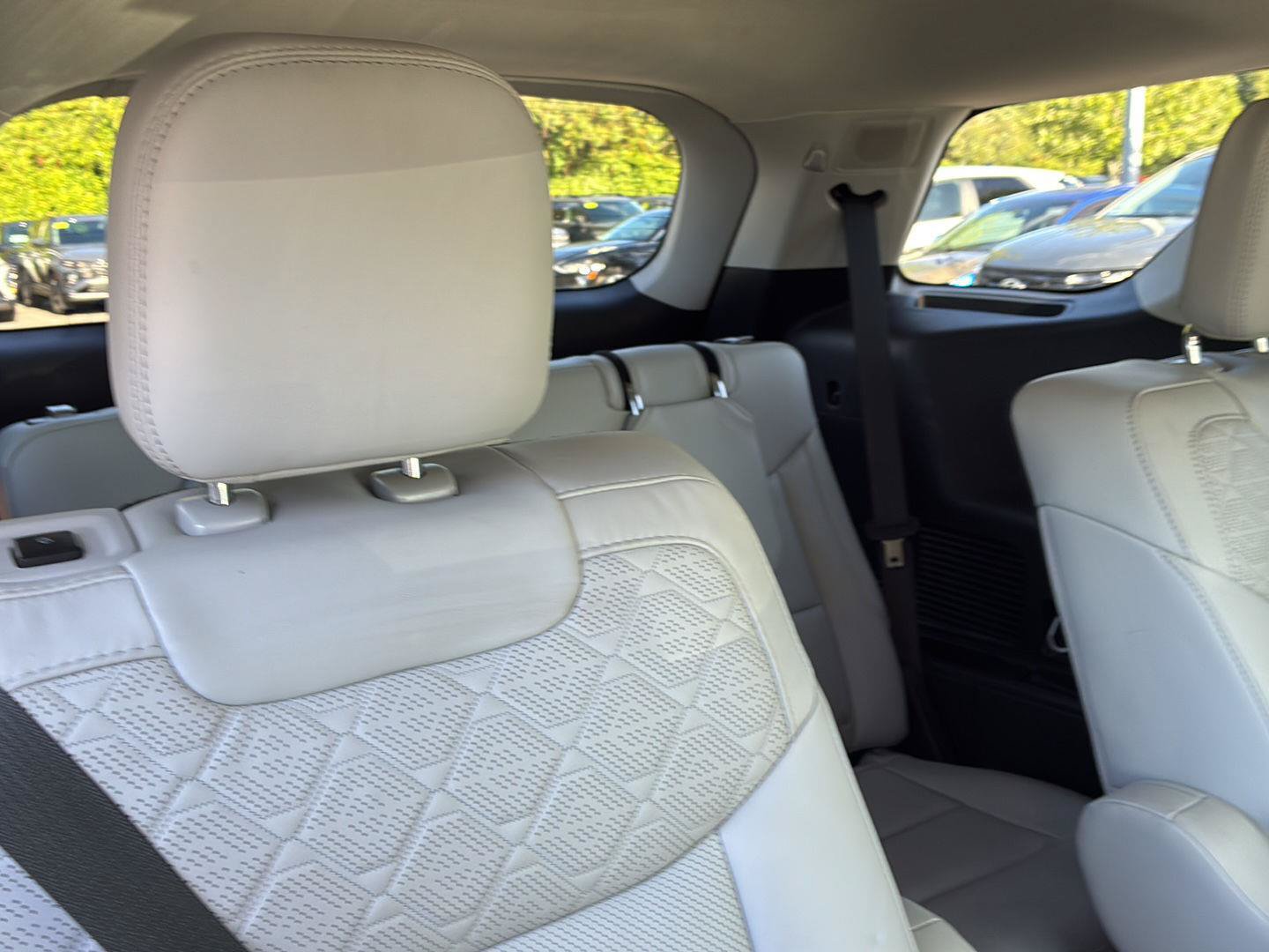 Used 2025 Ford Explorer Platinum w/ LUX Leather Package AWD/4WD image 19