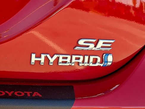 Used 2023 Toyota Camry SE w/ Audio Upgrade Package FWD image 11