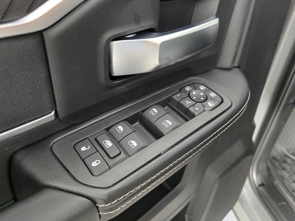 New 2026 RAM 2500 Big Horn AWD/4WD image 22