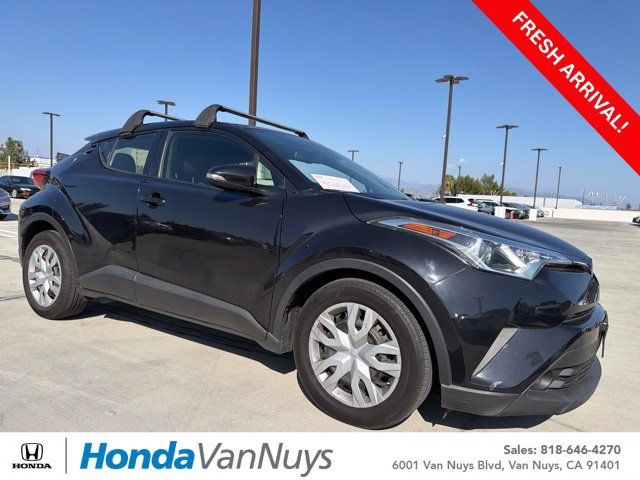Used 2019 Toyota C-HR LE FWD image 1
