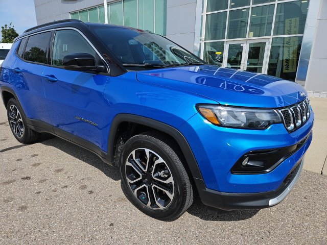 Used 2023 Jeep Compass Limited AWD/4WD image 4