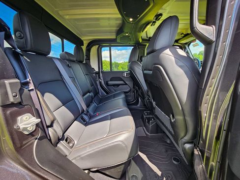 New 2026 Jeep Gladiator Sport AWD/4WD image 36