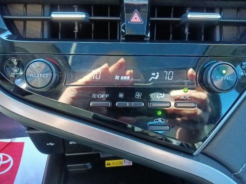 Used 2023 Toyota Camry XSE w/ Navigation Package image 24