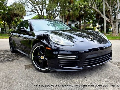 Used 2016 Porsche Panamera GTS image 28