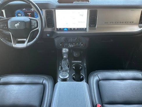 Used 2025 Ford Bronco Outer Banks AWD/4WD image 13