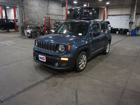 Used 2021 Jeep Renegade Latitude FWD image 22