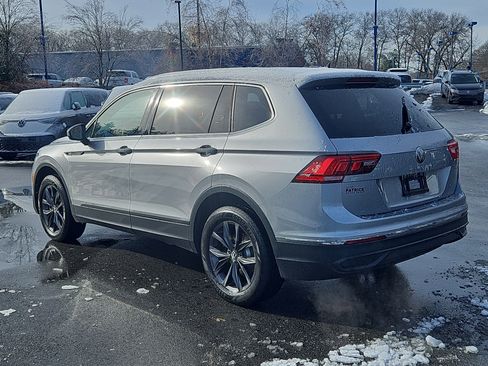 Certified 2022 Volkswagen Tiguan SE image 24