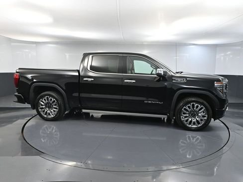 Used 2024 GMC Sierra 1500 Denali Ultimate AWD/4WD image 3