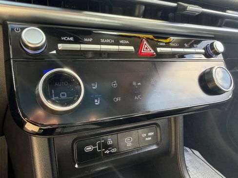 Certified 2025 Hyundai Tucson Limited AWD/4WD image 42