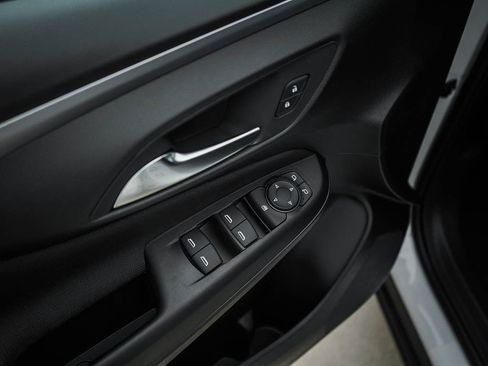New 2026 Buick Envista Sport Touring FWD image 17