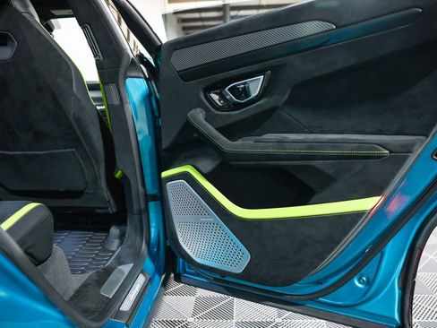 Used 2023 Lamborghini Urus Performante image 25