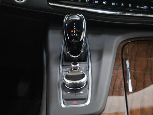 Used 2023 Cadillac Escalade ESV Sport Platinum w/ LPO, ONYX Package AWD/4WD image 22