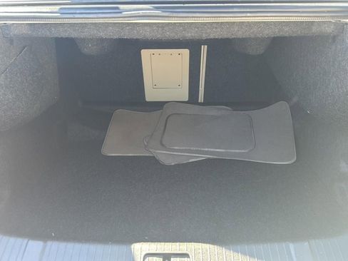 Used 2010 Buick LaCrosse CXS image 7