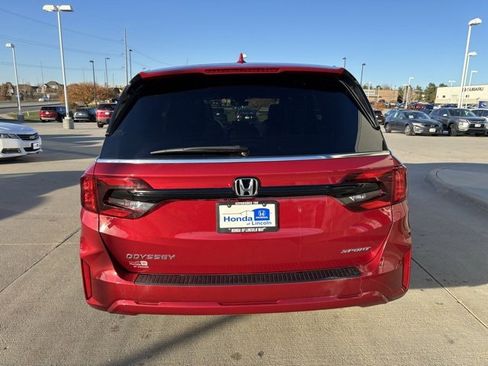 Certified 2025 Honda Odyssey Sport-L image 6