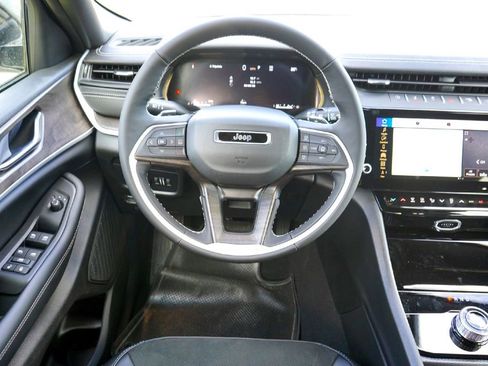 New 2026 Jeep Grand Cherokee Altitude RWD image 20