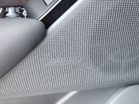 New 2026 Land Rover Range Rover Velar Dynamic SE image 23