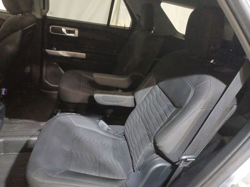 Used 2020 Ford Explorer XLT w/ Comfort Package image 23