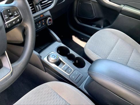 Used 2022 Ford Escape SE FWD image 16