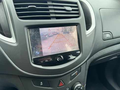 Used 2016 Chevrolet Trax LS image 17
