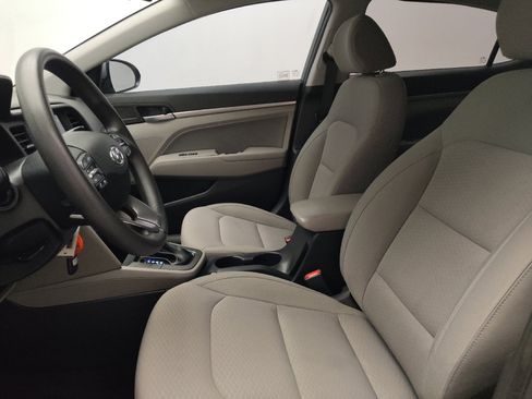Used 2019 Hyundai Elantra SEL w/ Winter Weather Package FWD image 17
