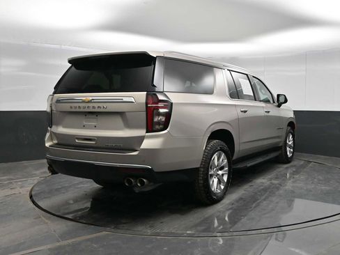 Used 2024 Chevrolet Suburban Premier image 7