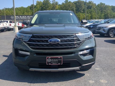 Used 2024 Ford Explorer XLT w/ Equipment Group 202A RWD image 2