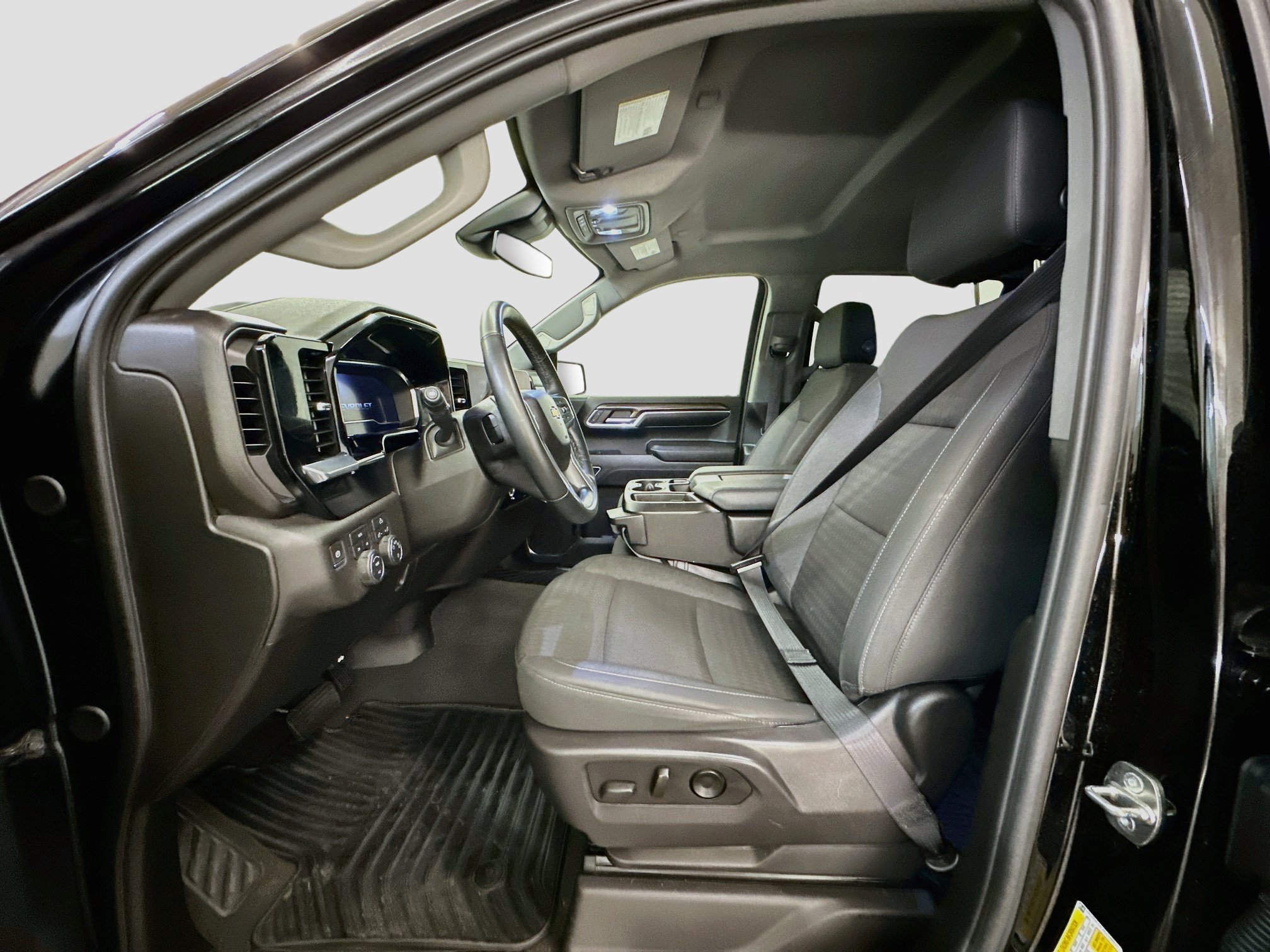 Used 2024 Chevrolet Silverado 1500 LT AWD/4WD image 13