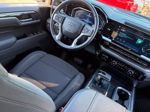 Certified 2025 Chevrolet Silverado 1500 RST AWD/4WD image 15