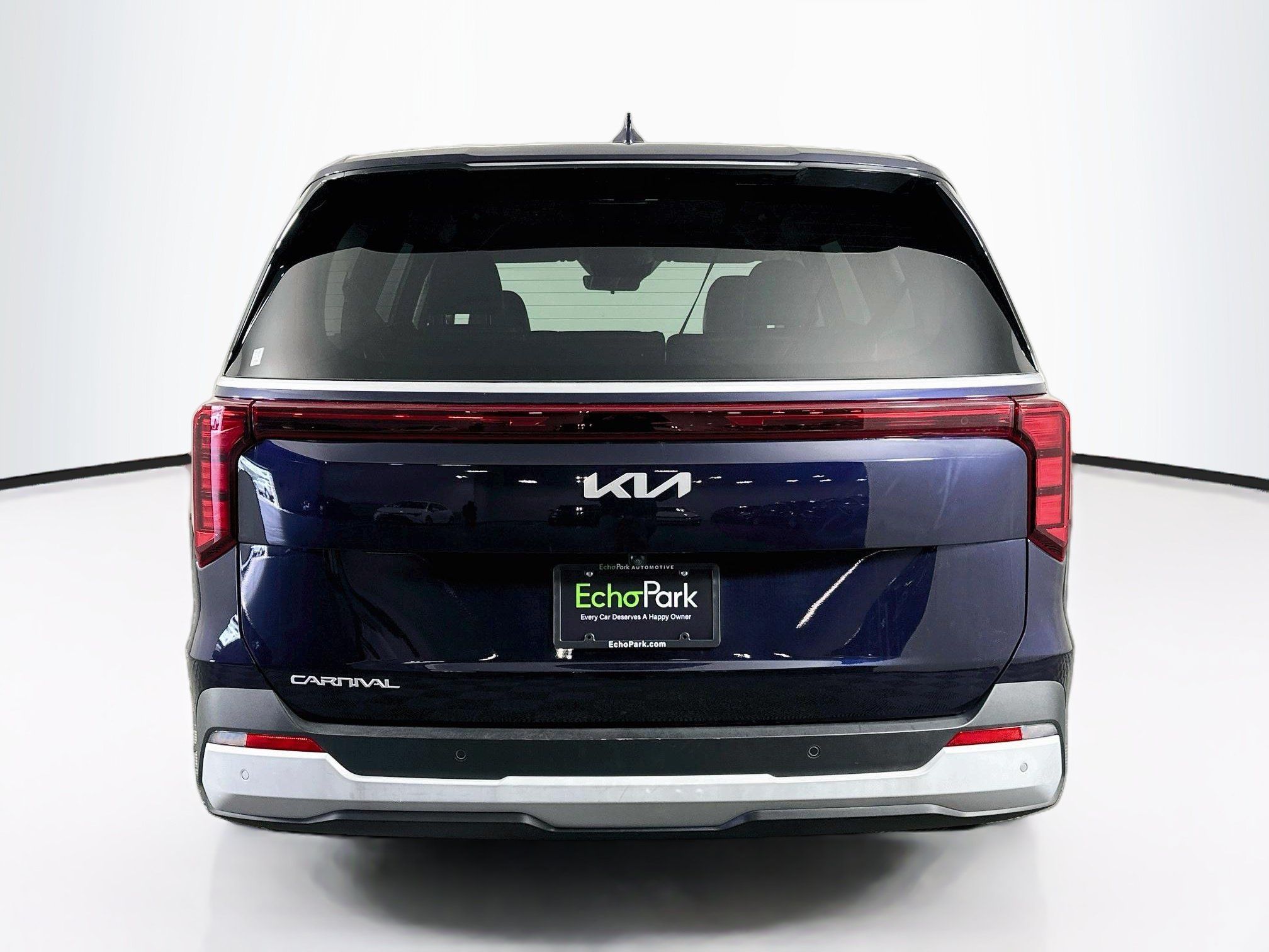 Used 2025 Kia Carnival FWD image 7