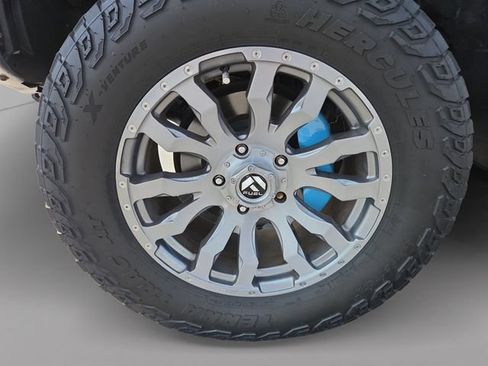 Used 2021 Toyota Tundra Limited w/ Limited Premium Package AWD/4WD image 38