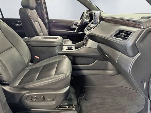 Used 2022 Chevrolet Tahoe LT w/ LT Signature Package image 18