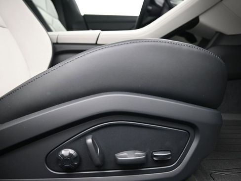 New 2026 Porsche Taycan image 15