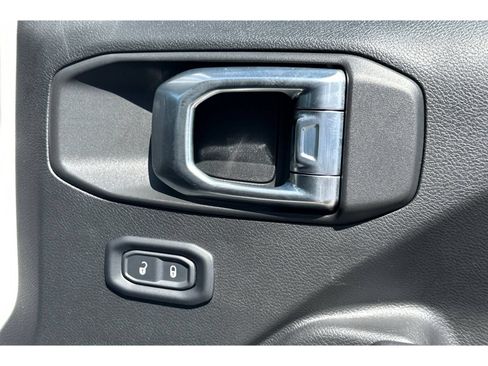 Used 2022 Jeep Gladiator Sport AWD/4WD image 21