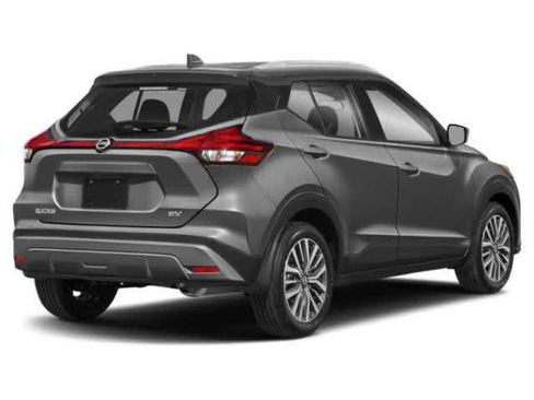 Used 2021 Nissan Kicks SV FWD image 2