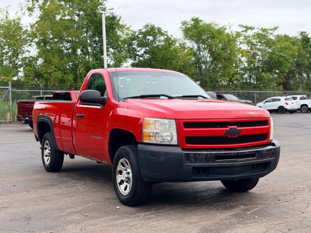 Used 2010 Chevrolet Silverado 1500 W/T RWD image 3