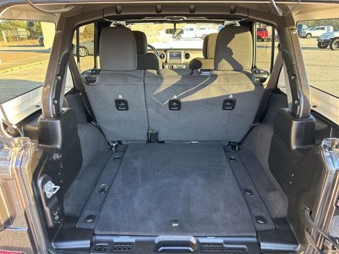 Certified 2021 Jeep Wrangler Unlimited Sport image 33