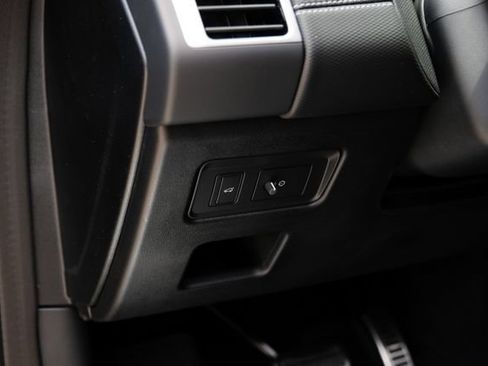 New 2026 Land Rover Discovery Dynamic SE AWD/4WD image 35