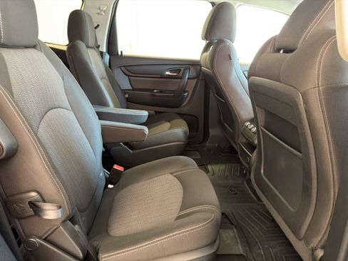 Used 2017 Chevrolet Traverse LT w/ Style and Technology Package FWD image 29