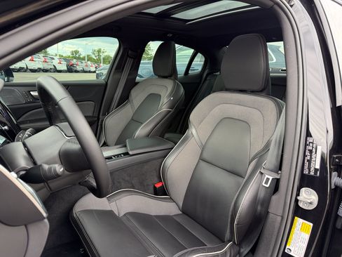 Used 2024 Volvo S60 B5 Plus w/ Climate Package AWD/4WD image 8