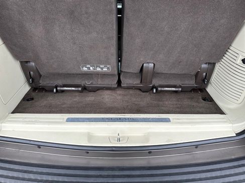 Used 2014 Cadillac Escalade Platinum image 10