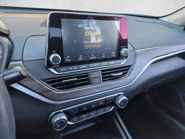 Used 2025 Nissan Altima 2.5 SV FWD image 10