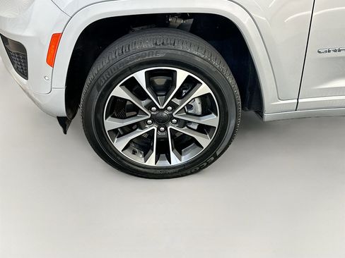 Used 2022 Jeep Grand Cherokee Overland image 11