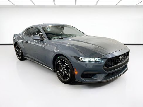 Used 2024 Ford Mustang Coupe image 3