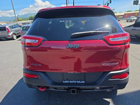 Used 2014 Jeep Cherokee Trailhawk w/ Comfort/Convenience Group AWD/4WD image 15